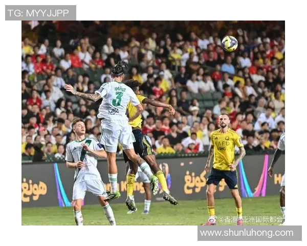 外国足球球星亲临三亚精彩对抗赛掀起热烈足球风暴